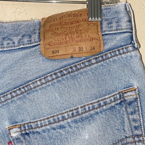 Vintage Levi’s 501 cut off shorts - Picture 4 of 6